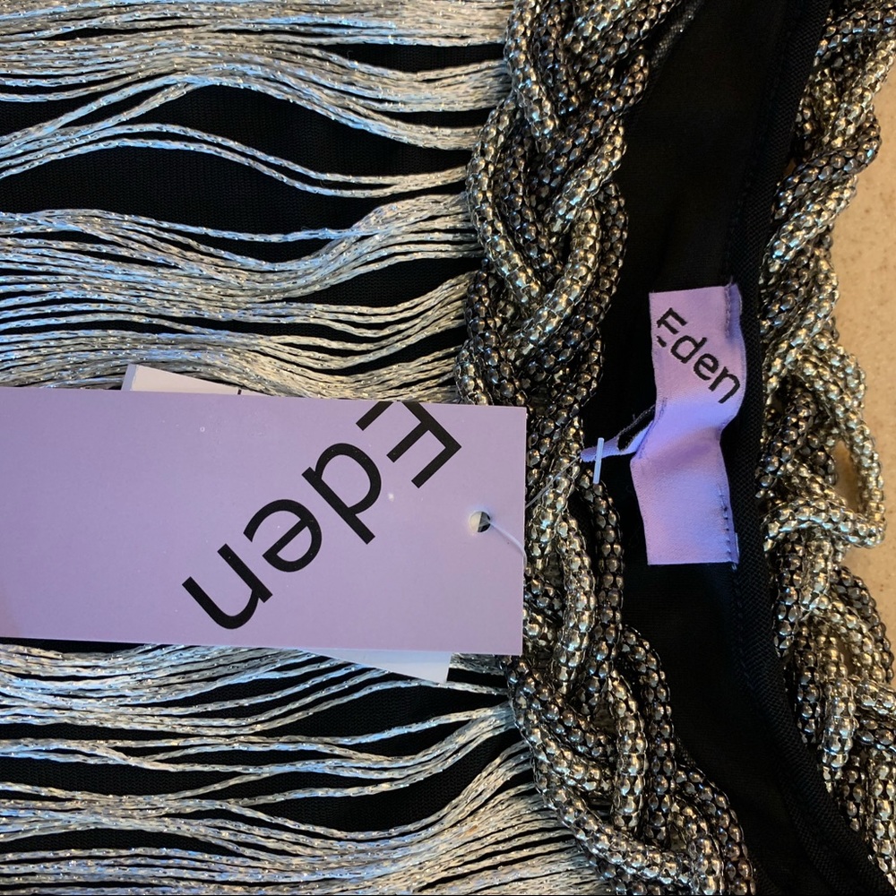 “Eden” dress with silver threads - Picture 8 of 9